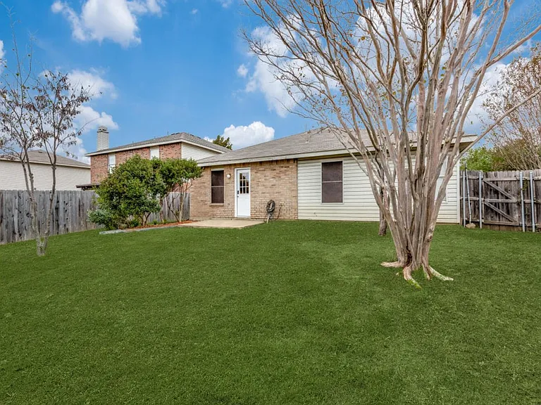 509 Keble Dr — Photo 4