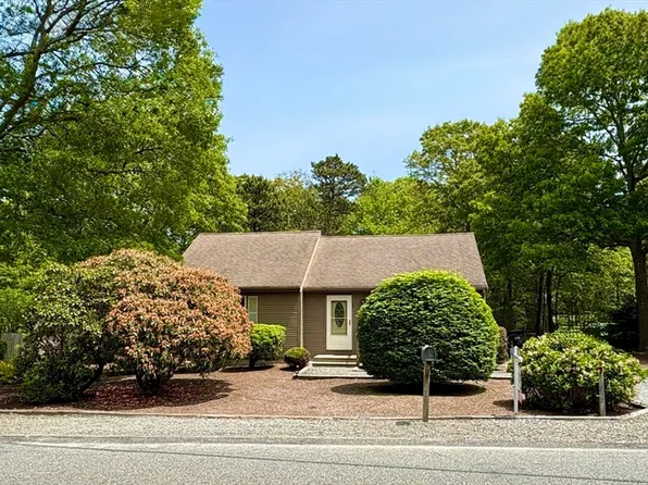 144 Sudbury Ln, Barnstable, MA 02630
