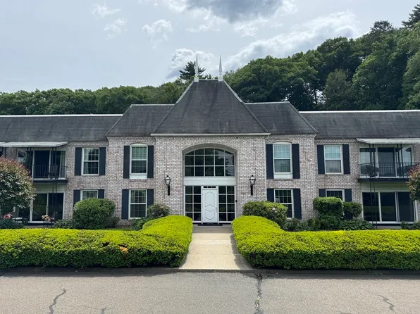 324 Russell Rd APT 109, Westfield, MA 01085
