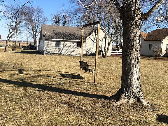 5th image of 906 N County Road 800e