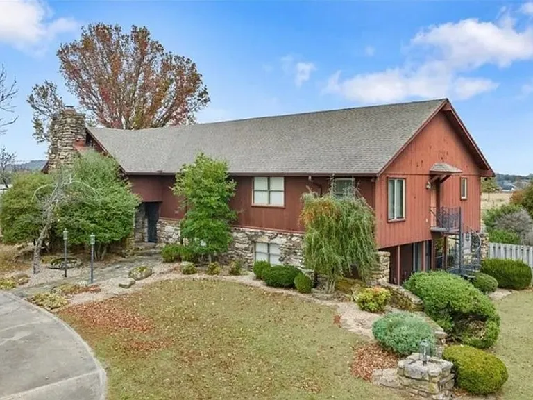 4657 Butterfield Coach Rd — Photo 3
