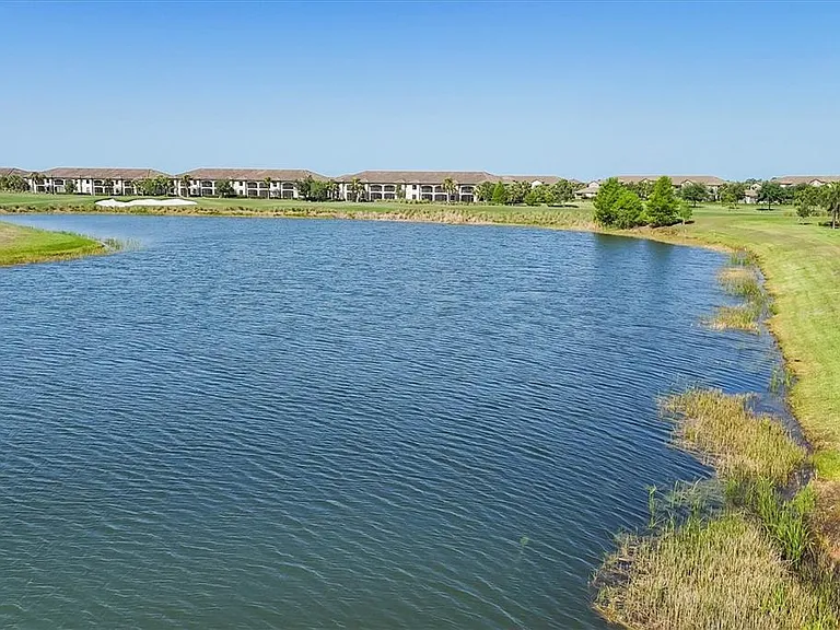 5624 Palmer Cir #105 — Photo 33