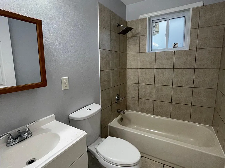 713 S Salcedo St #1 — Photo 5