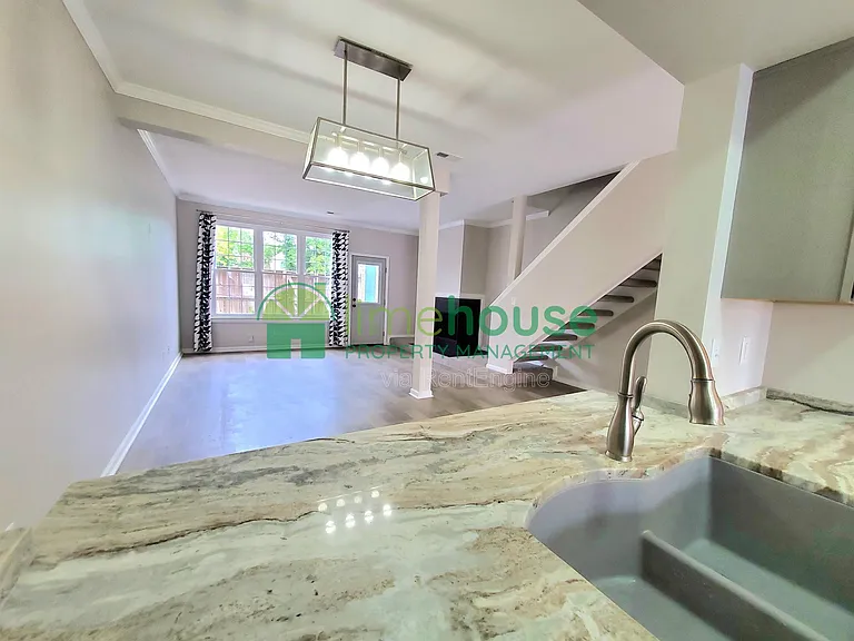 4942 April Ave — Photo 8
