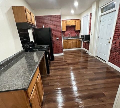5th image of 529 Chester St APT 1