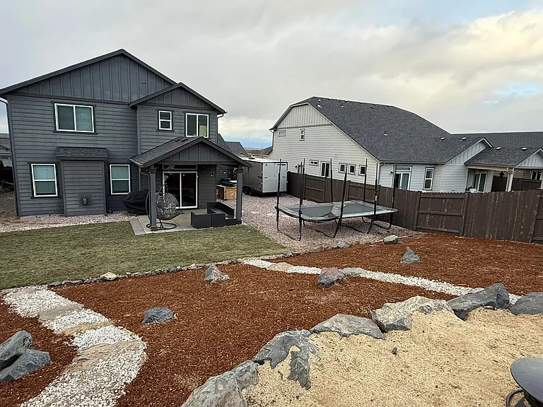 4476 SW Salmon Pl — Photo 2