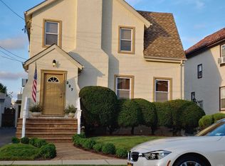 227 Bayview Ave, Merrick, NY 11566