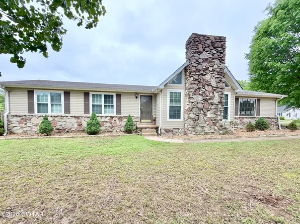 8 Lake Ave, Jackson, TN 38301