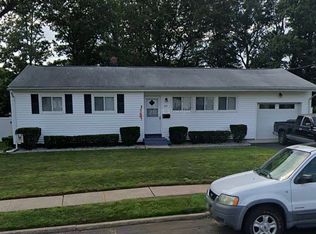 20 Adele Ct, Edison, NJ 08817