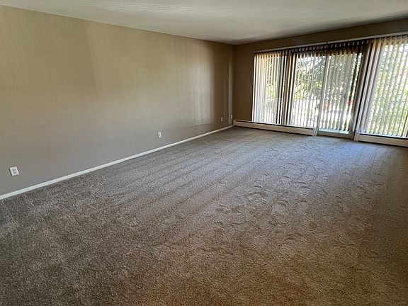 3rd image of 410 6th Ave SW APT C3