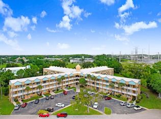 2466 Ecuadorian Way APT 6, Clearwater, FL 33763