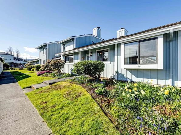 817 N Bakehouse Ct, Sequim, WA 98382