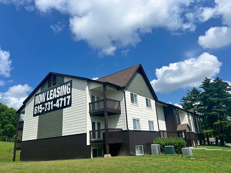 Bell Hollow Apartments — Photo 4