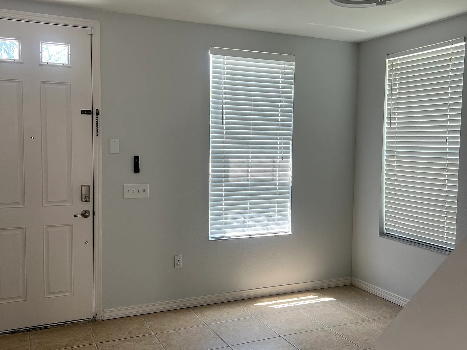3 bed, 1452 sqft, $1,000 — Photo 2