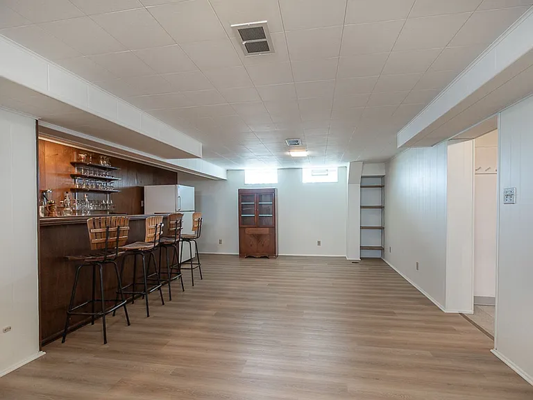 8310 Salisbury Dr — Photo 22