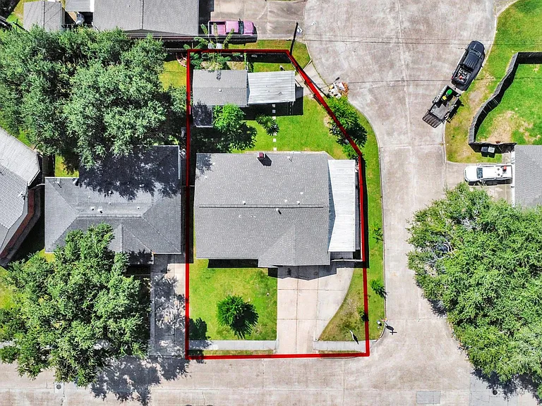 530 Westshire Dr — Photo 5