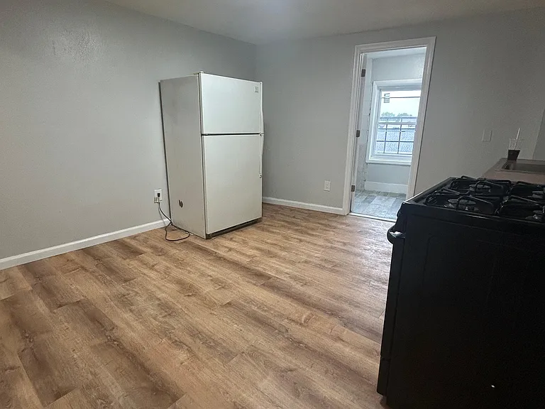 805 Summer Ave #A — Photo 1
