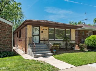 1105 W 123rd St, Calumet Park, IL