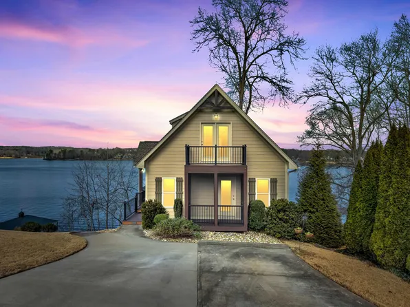 456 Hillside Dr, Inman, SC 29349