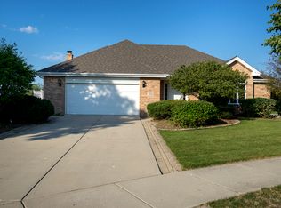 8713 Glenberry Ln, Tinley Park, IL 60487