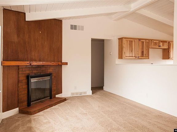 4th image of 1105 Prospect Ave