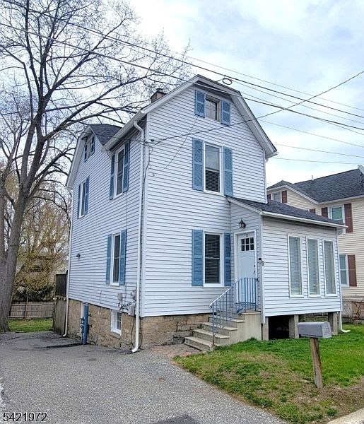1st image of 5 Cedar St