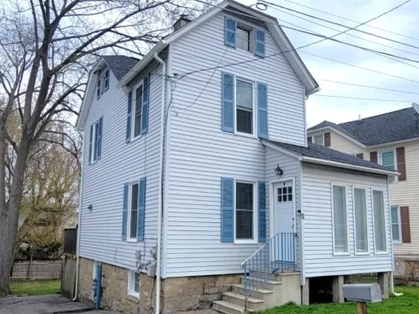 5 Cedar St, Newton Town, NJ 07860