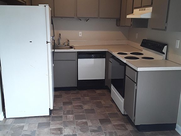 3rd image of 726 37th Avenue Ct APT 1