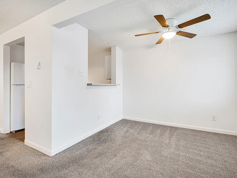 Crystal Springs Apartments — Photo 49