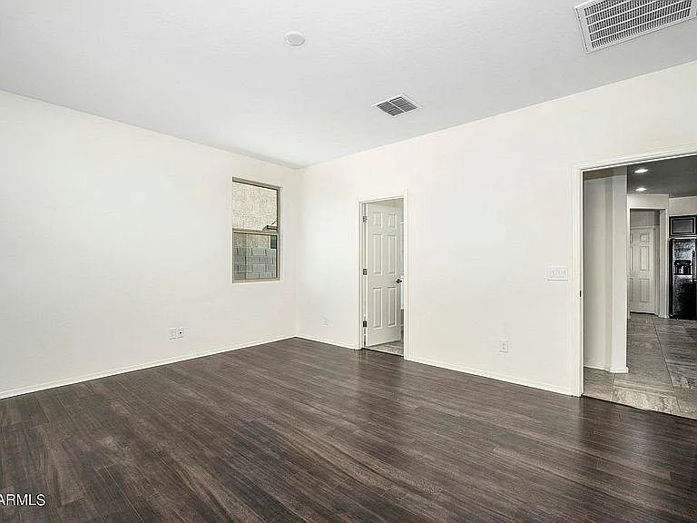 2146 W Tobias Way — Photo 15