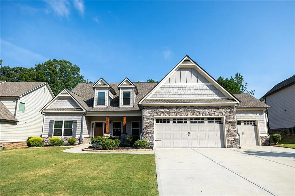 4 bed, 3.0 bath, 2699 sqft, $2,700 — Photo 1