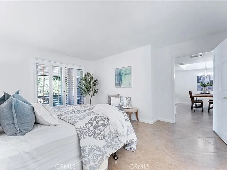 23454 Coso — Photo 11