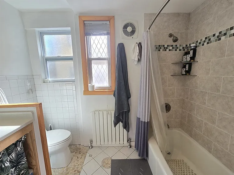 28 Bardwell St #1 — Photo 10