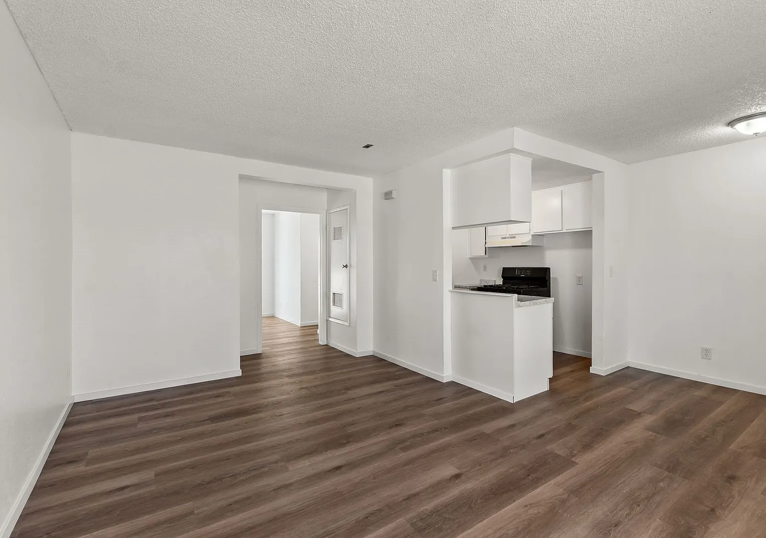 Dresser Complex — Photo 3
