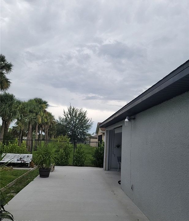 395 Shadow Lakes Dr, Lehigh Acres, FL 33974 Zillow