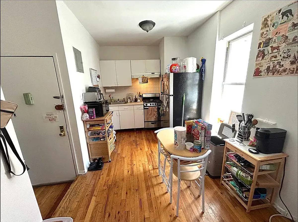 Building Photo - 236 E 95th St #5R