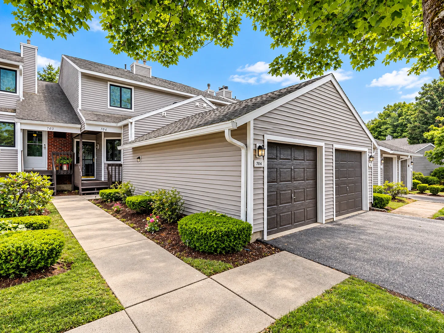 2 bed, 1.5 bath, 1300 sqft, $2,750 — Photo 3