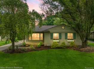 437 S Williamsbury Rd, Bloomfield Hills, MI 48301