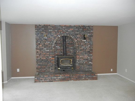 4th image of 15715 223rd Ave E