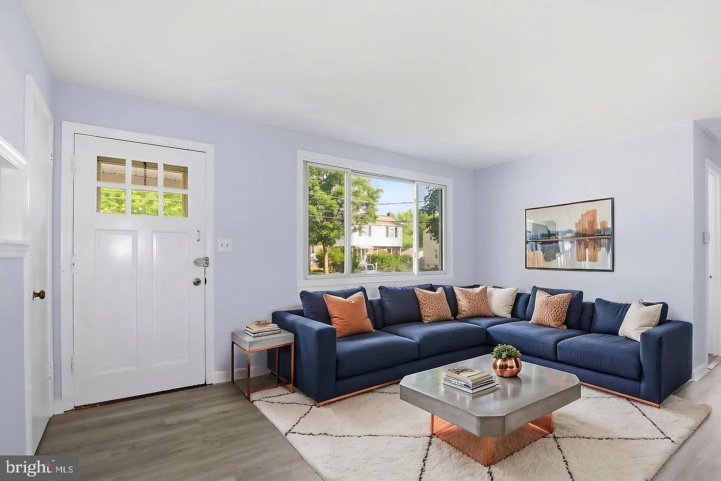 4 bed, 2.0 bath, 1705 sqft, $3,300 — Photo 3