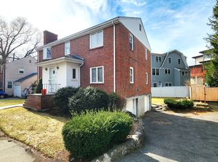 10 Belmont Rd #1, Chestnut Hill, MA 02467