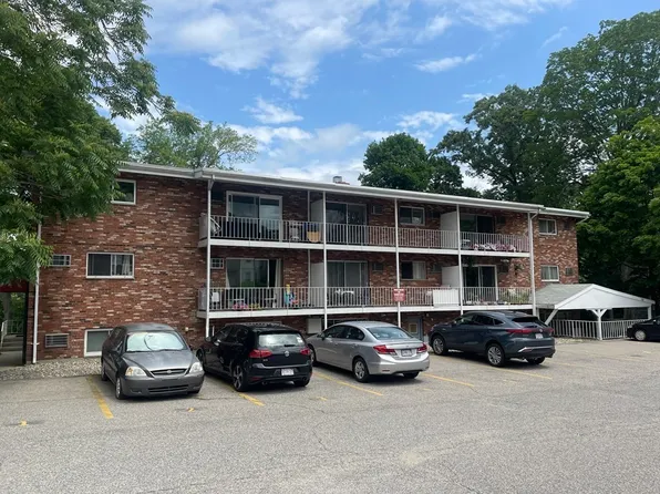 73 Charlesbank Rd APT 303, Newton, MA 02458