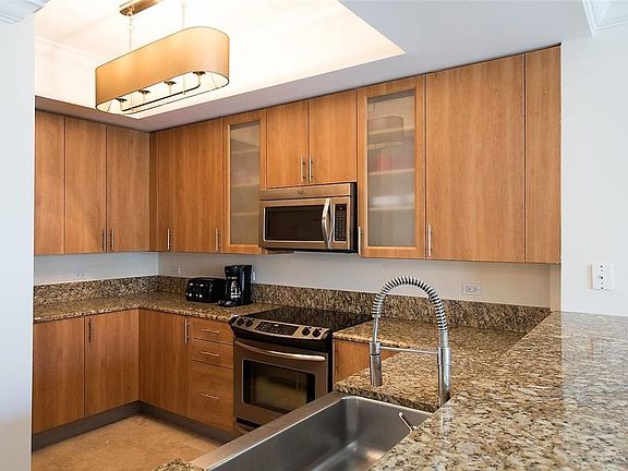 4th image of 2625 NE 14th Avenue #116