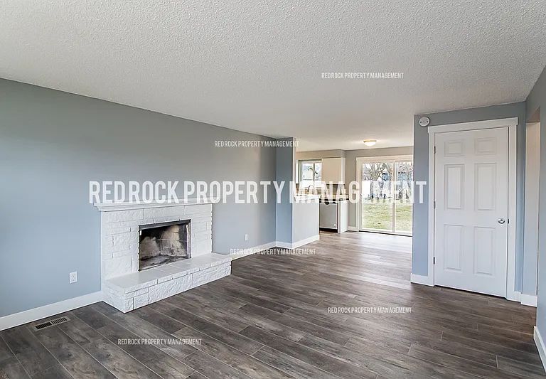 15313 E Broadway Ave — Photo 2