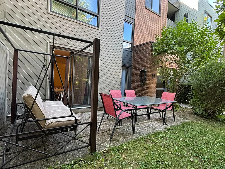142 Waverley St #1A — Photo 18