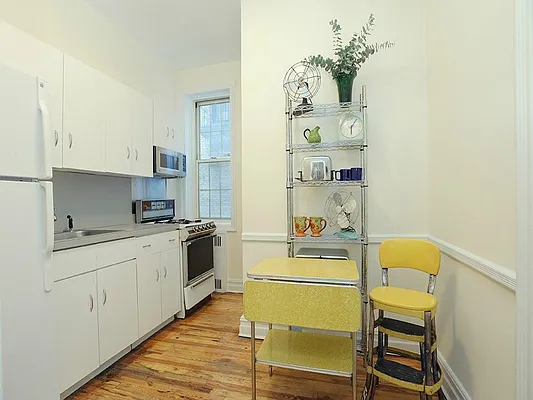 Sold by Sotheby's International Realty | media 11