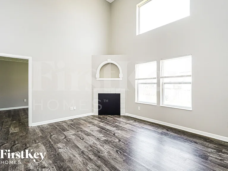 3253 Kady Ln — Photo 2