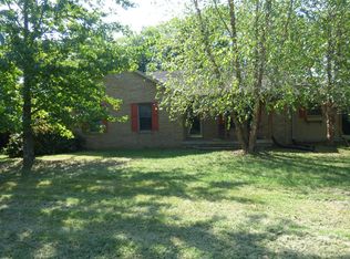 2171 Scotts Ferry Rd, Versailles, KY 40383