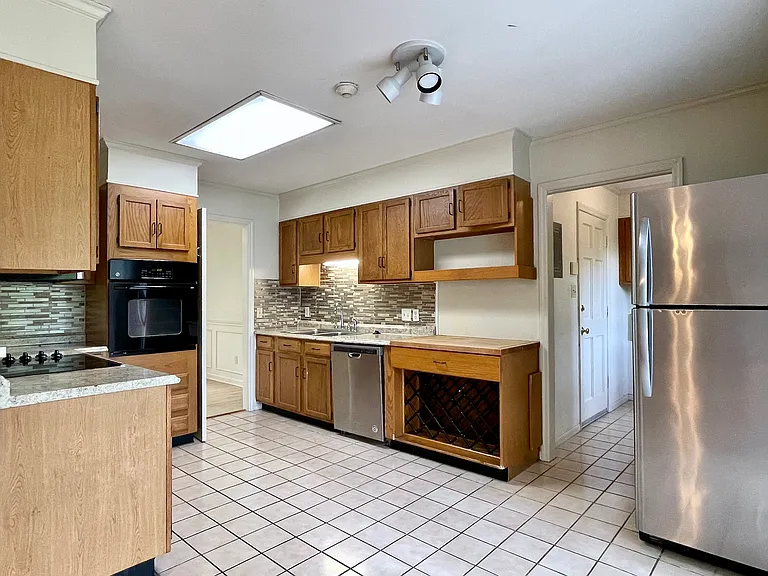 219 Green Lake Dr — Photo 12