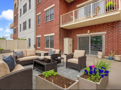 965 Rogers St UNIT 208, Downers Grove, IL, 60515